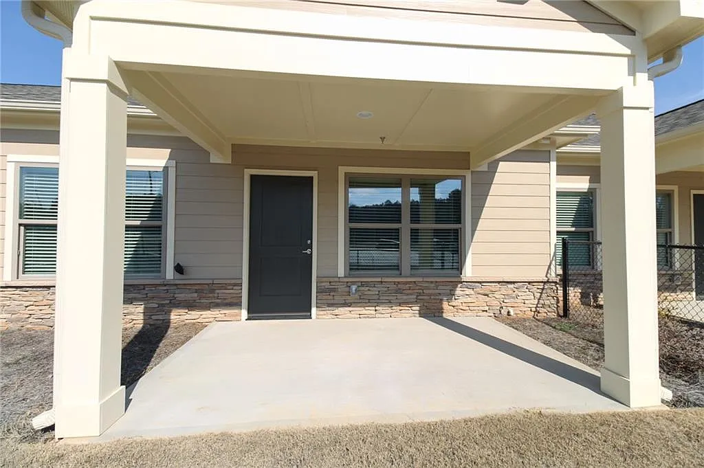 2 bed, 2.0 bath, 38550 sqft, $2,795 — Photo 1