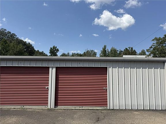 3rd image of 62455 Commercial St