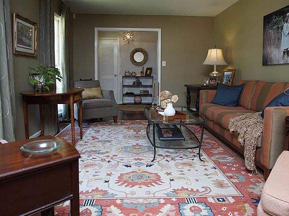5th image of 2516 Dunmore Dr