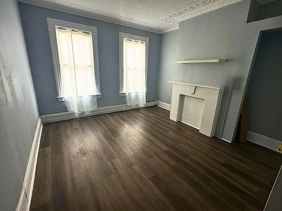 3rd image of 93 Highland St Floor 2