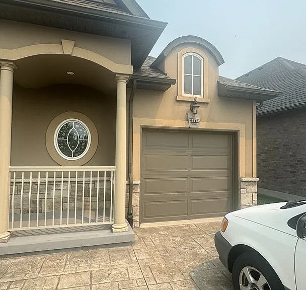 8446 Jennifer Cres #LOWER — Photo 2