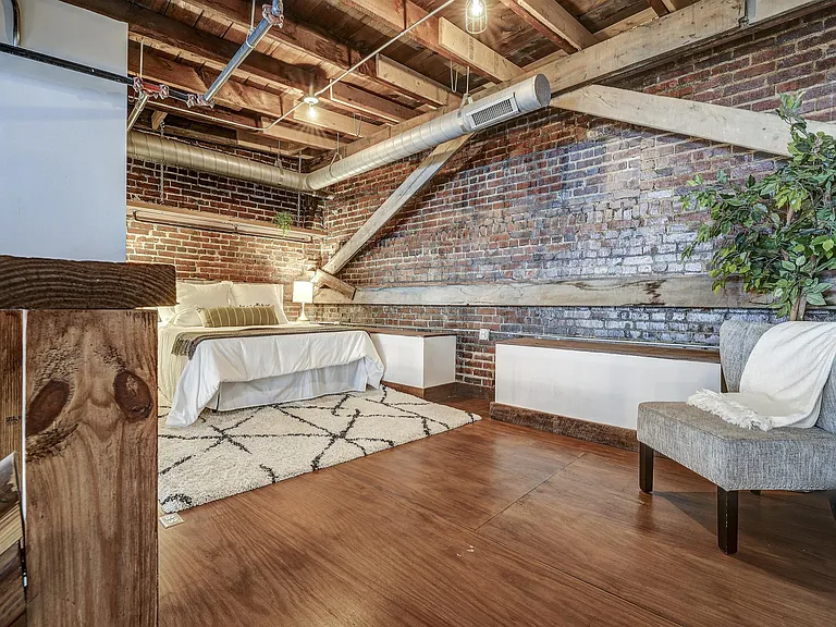 110 W Market St #304 — Photo 22