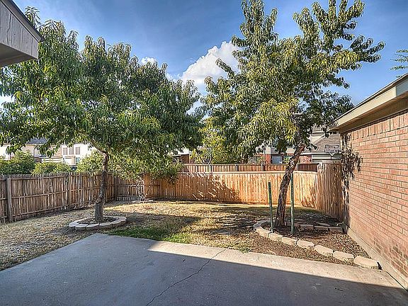 5th image of 6308 Sidney Ln