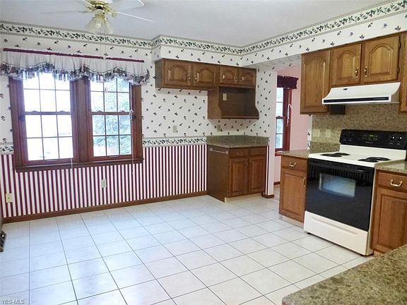 2nd image of 5910 White Oak Dr