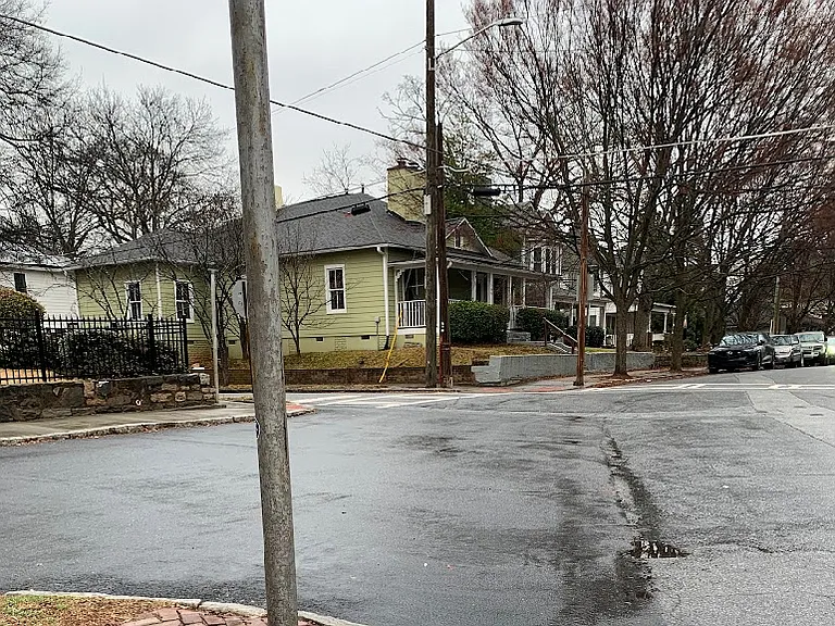 Auburn Ave NE — Photo 4