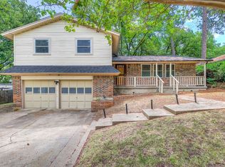 2604 Oak Cliff Ln, Arlington, TX 76012