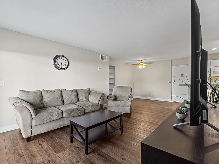 6111 Rancho Mission Rd — Photo 15