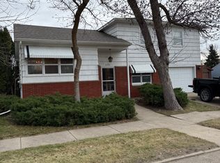 420 4th St SW, Webster, SD 57274