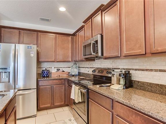 4th image of 374 Granada Blvd