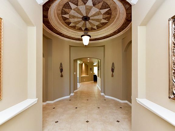 GRAND ENTRY
						:
						ROTUNDA
