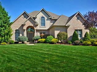 1034 Country Club Dr, Jeannette, PA 15644