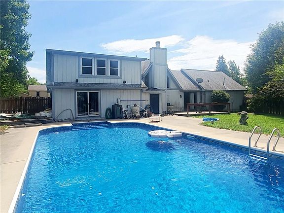 2nd image of 780 Green Meadow Dr