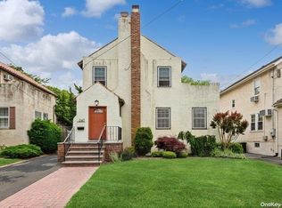 247 Bayview Ave, Merrick, NY 11566