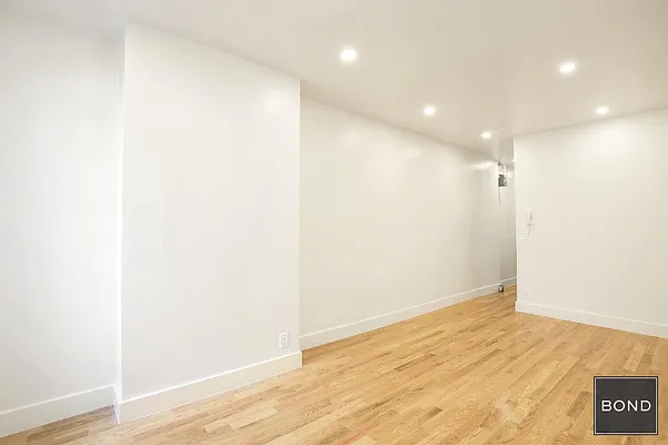 Rented by Bond New York | media 6