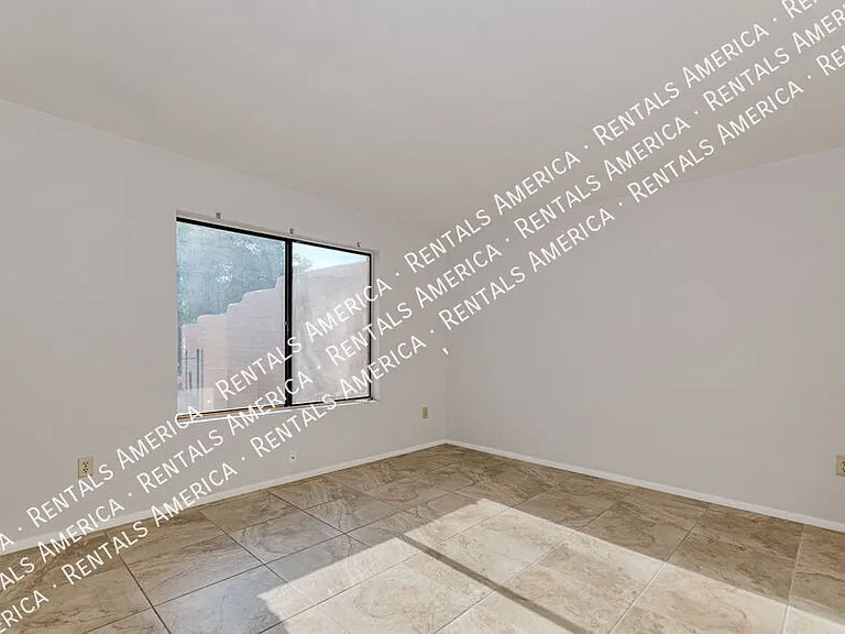 5342 N Camino De La Culebra — Photo 8