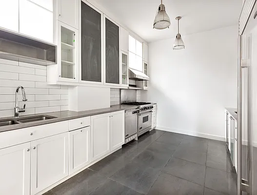 Rented by Compass | media 10