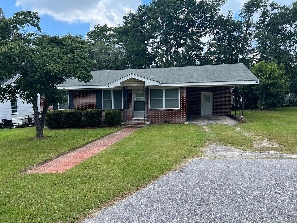 1st image of 900 Dantzler St NE
