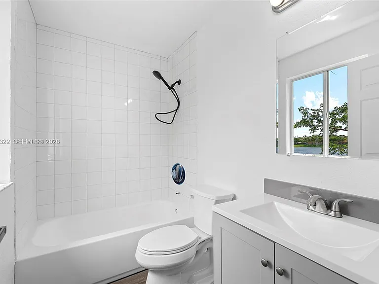 2445 SE 14th Ave #375 — Photo 6