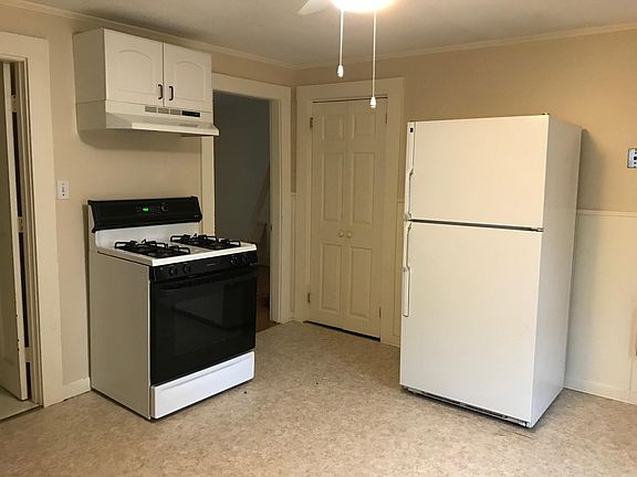 2nd image of 6 Devereaux St