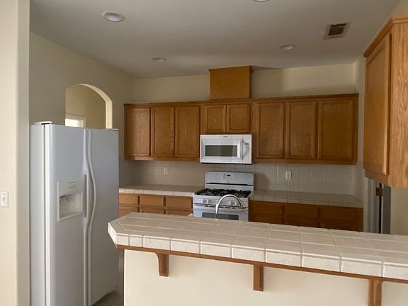 3rd image of 1806 Cottonwood Ave