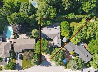 27 Hawthorne Ln, Aurora, ON L4G 3K8