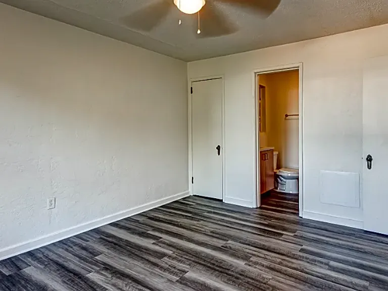 3310 Brownsville Rd — Photo 4