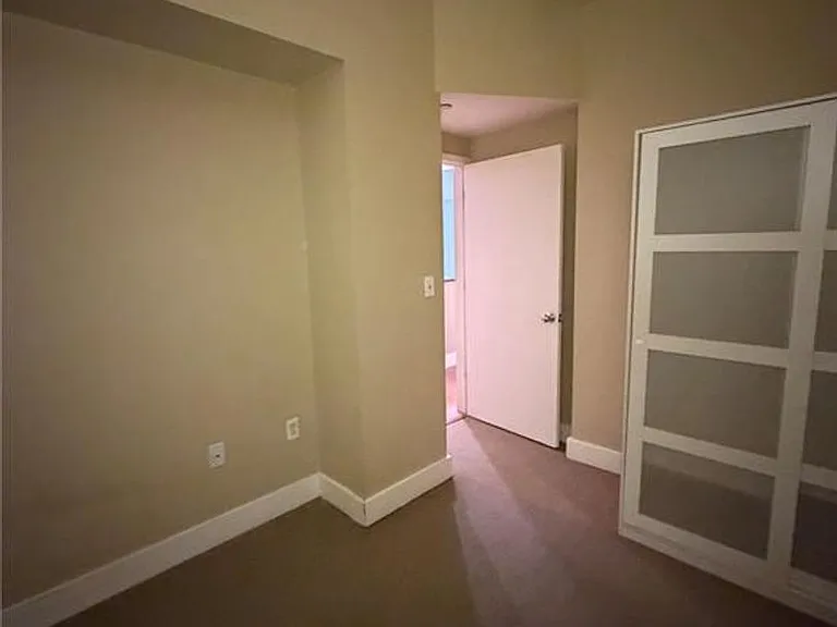 314 N Broadway St #502 — Photo 10