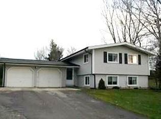 636 East Dr, Imlay City, MI 48444