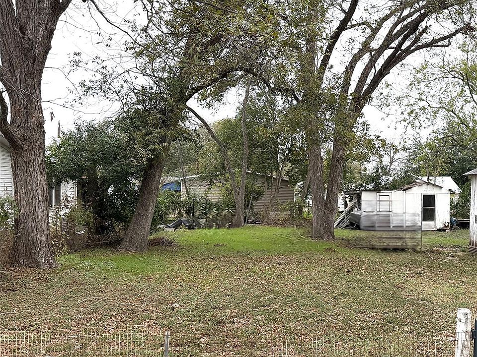 2nd image of 0 Persimmon St