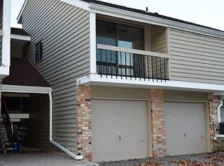 152 Overlook Dr, Clinton, NJ 08809