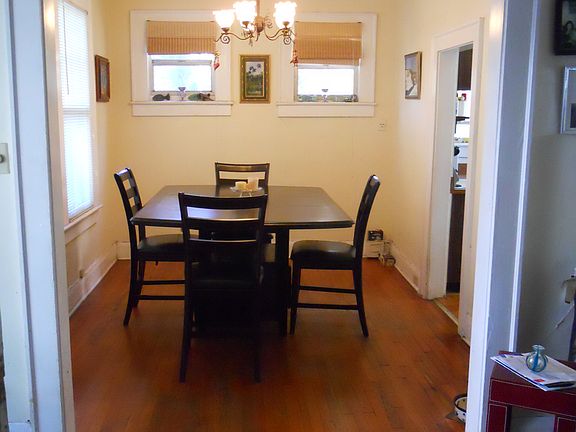 2nd image of 220 Beach Pl