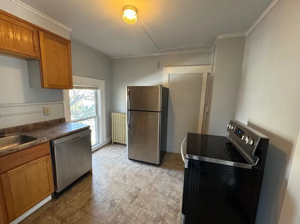 16 Pearl St., 16 Pearl St APT 3, Springfield, VT 05156