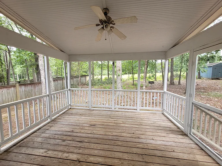 104 Corgy Dr — Photo 29