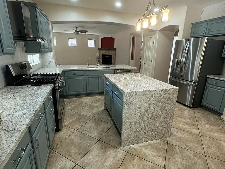 419 W Balsam Dr — Photo 6