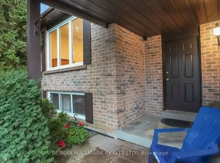 22 Avondale Cres, Aurora, ON L4G 3P6