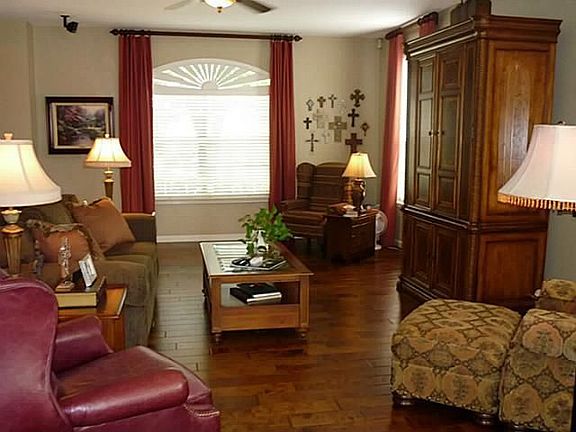 4th image of 8415 Tanglerose Dr