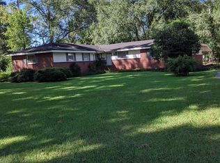 902 Pine St, Taylorsville, MS 39168