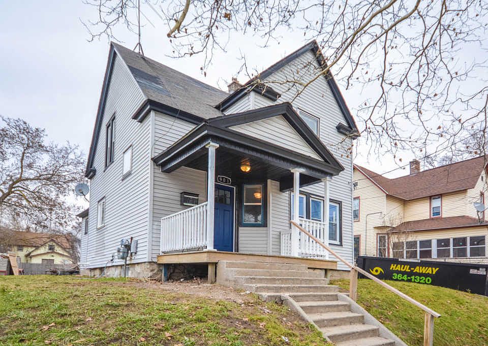 1st image of 901 Thomas St SE