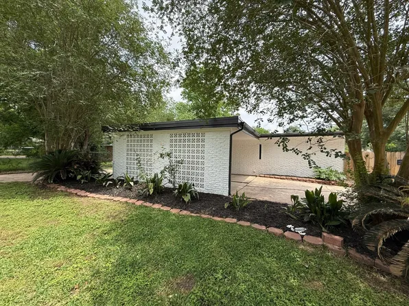 7438 Windfern Rd, Houston, TX 77040