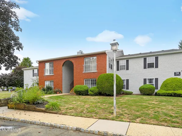 722 Zlotkin Circle #4, Freehold, NJ 07728