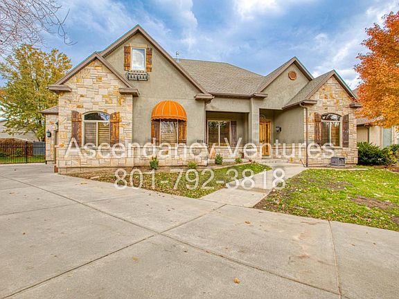 3rd image of 629 E Holly Haven Cir