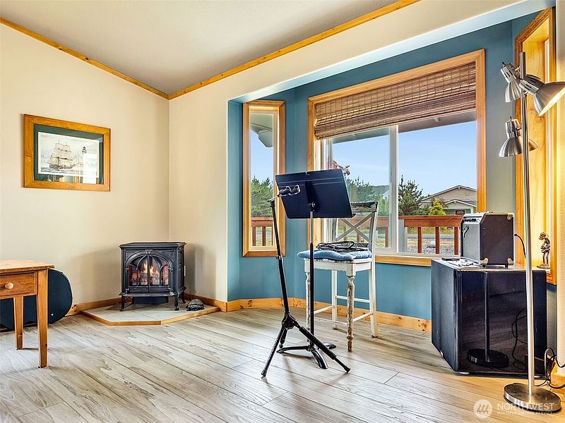 4th image of 30406 H Street