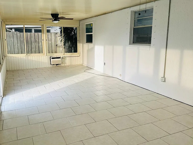 648 Pyramid Ave — Photo 12