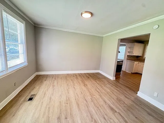 2823 Barbara — Photo 4