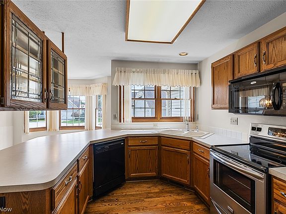 3rd image of 440 Shannon Dr