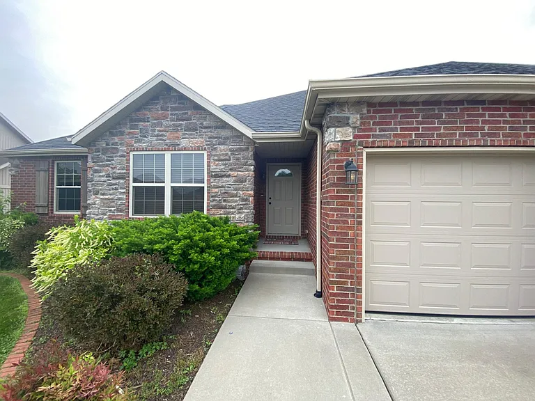 1442 N Opportunity Ave — Photo 4