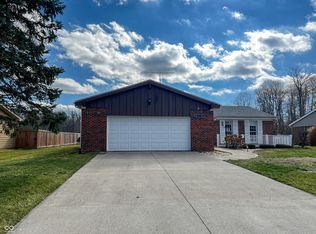 585 Cedar Ln, Batesville, IN