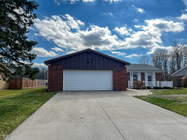 585 Cedar Ln, Batesville, IN 47006