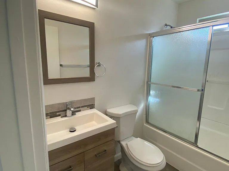 635 Emory St #6 — Photo 12
