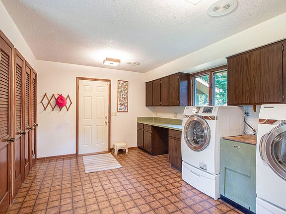4th image of 570 Auburn Trl SE